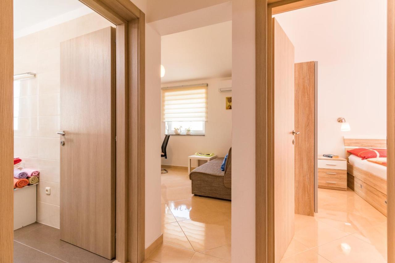 Simic In App 4 Apartment